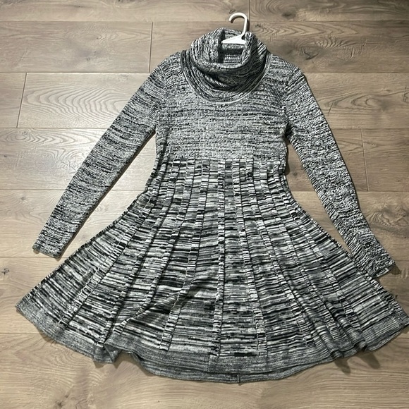 Calvin Klein Sweaters - Cavlin Kelin Cowl neck knit dress, Size M